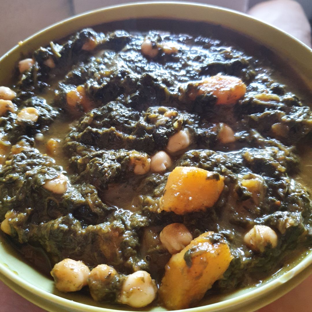 curry de garbanzos con espinaca y calabaza.