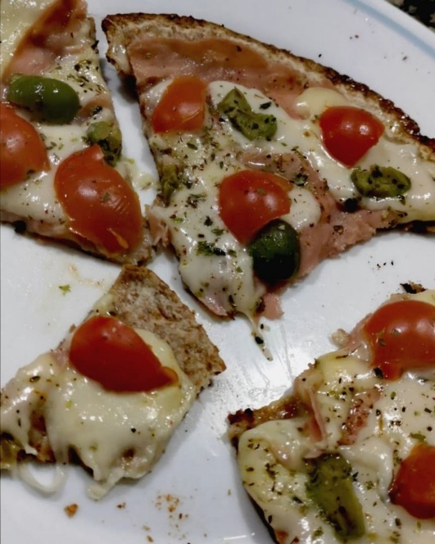 Faji-pizza de jamón y queso