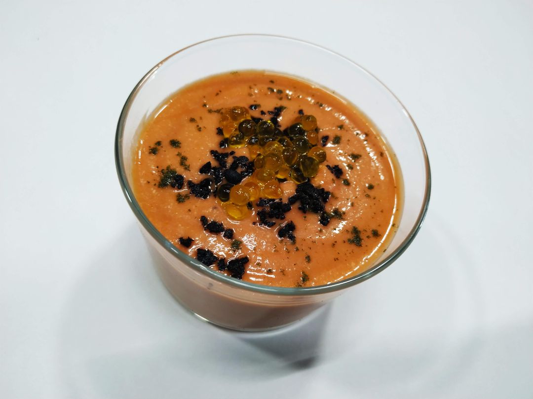 Salmorejo de aguacate 🥑🍅 Paso 1 Salmorejo de aguacate 🥑🍅 Paso 1