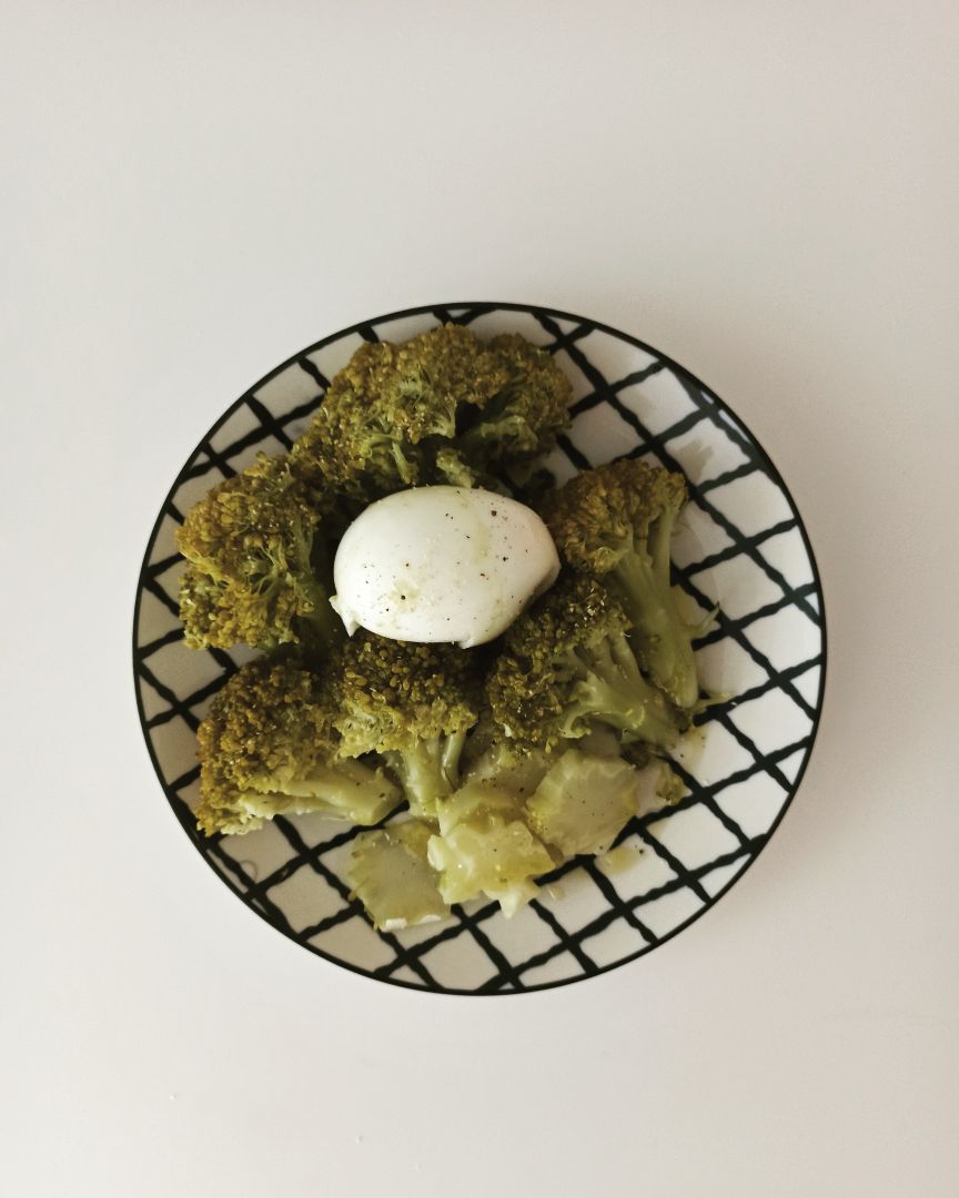 Brocoli con huevo Brocoli con huevo