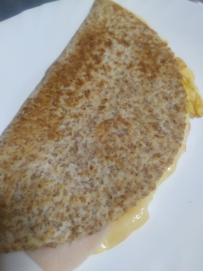 Fajita con huevo, pavo y queso Fajita con huevo, pavo y queso