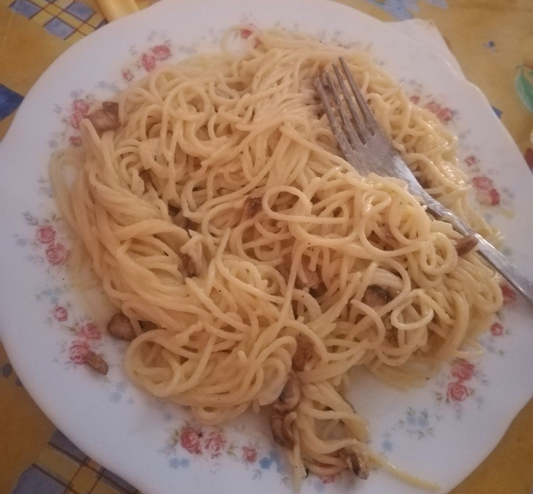 Carbonara original con opción vegetariana🤤 Carbonara original con opción vegetariana🤤