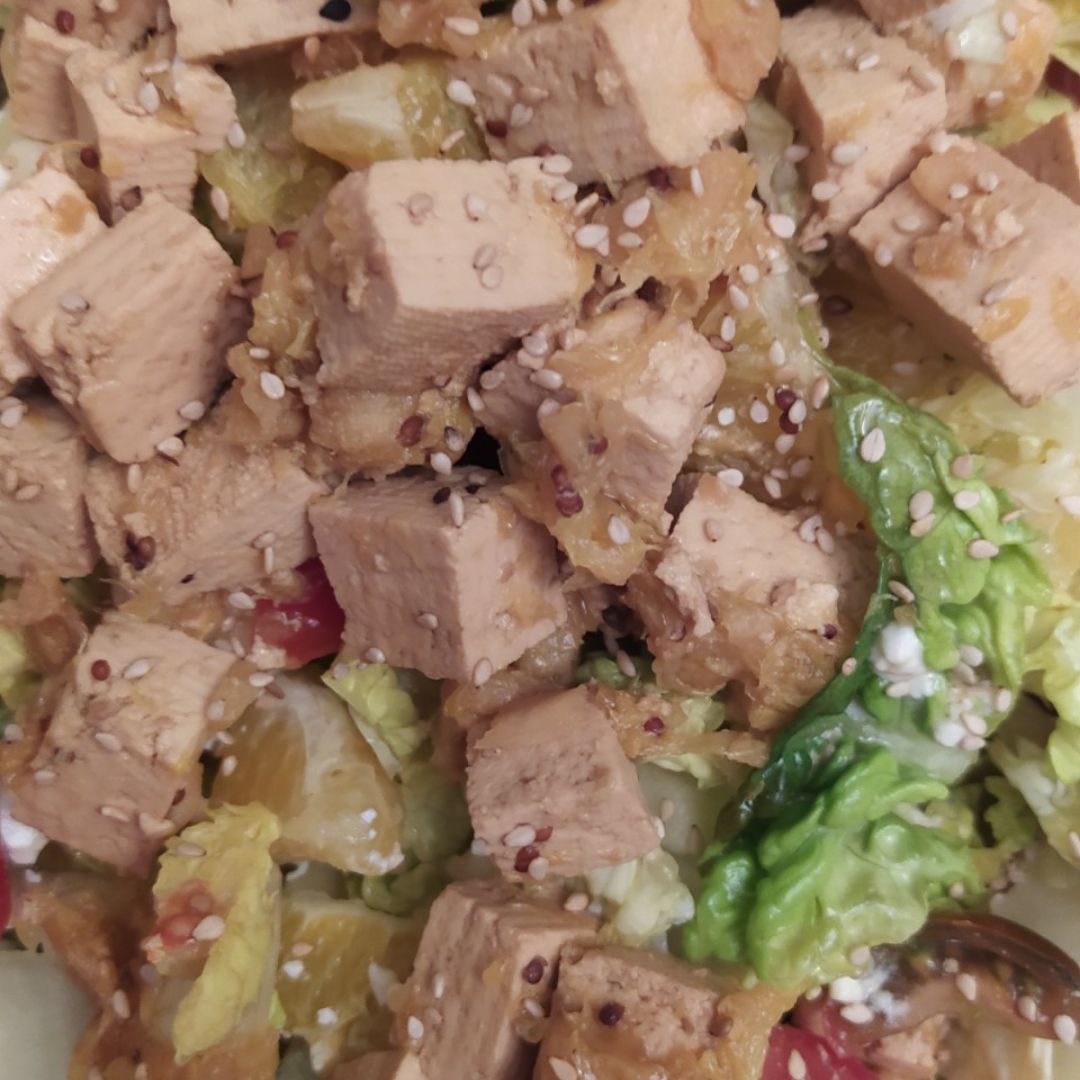 Ensalada de tofu con fruta, miel y mostaza. Paso 3 Ensalada de tofu con fruta, miel y mostaza. Paso 3