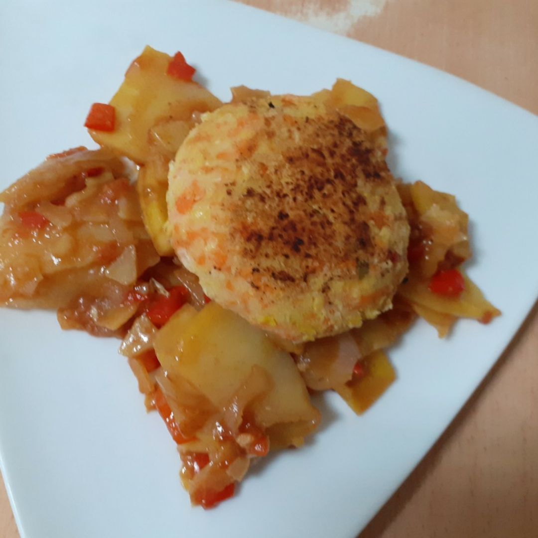 HAMBURGUESA DE ALUBIAS CON PATATAS PORTUGUESAS HAMBURGUESA DE ALUBIAS CON PATATAS PORTUGUESAS