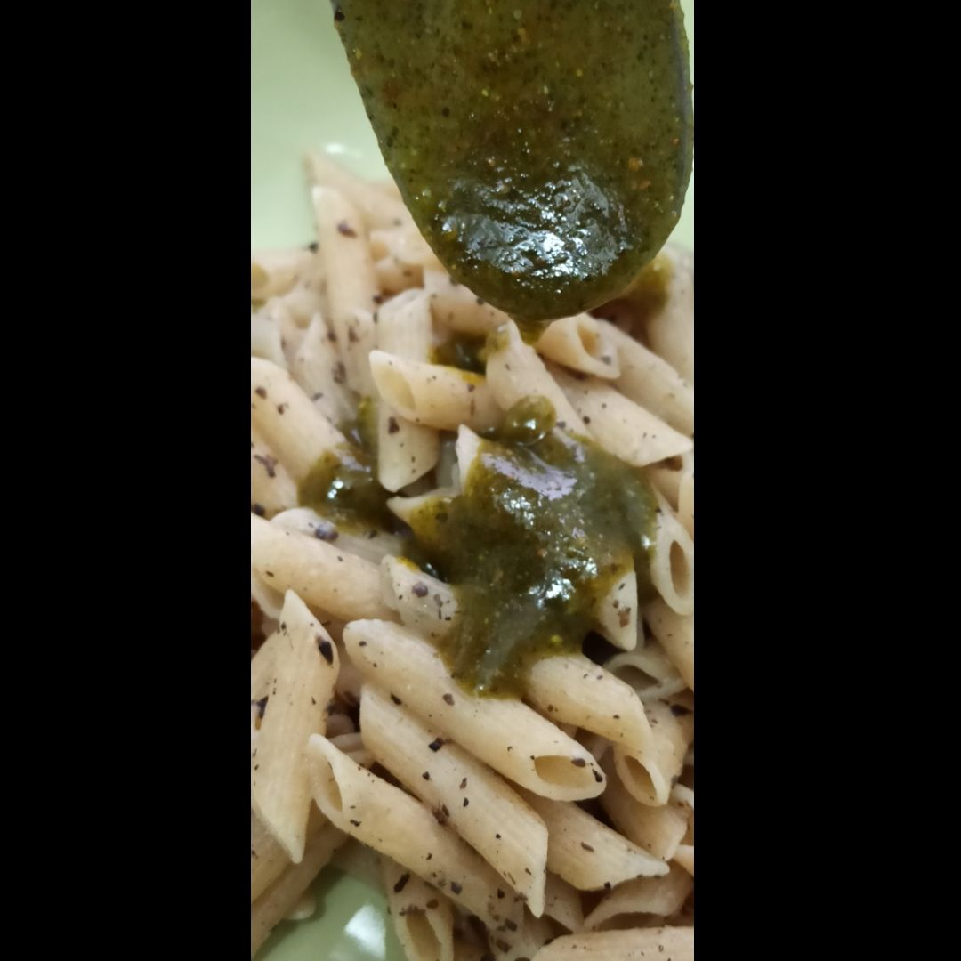 Macarrones con pesto de pistacho y hierbabuena Paso 2 Macarrones con pesto de pistacho y hierbabuena Paso 2