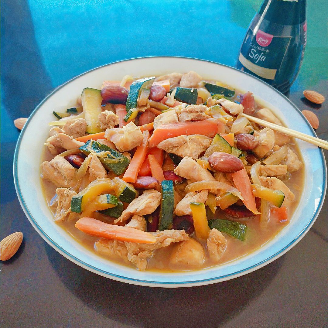 Pollo con almendras Pollo con almendras