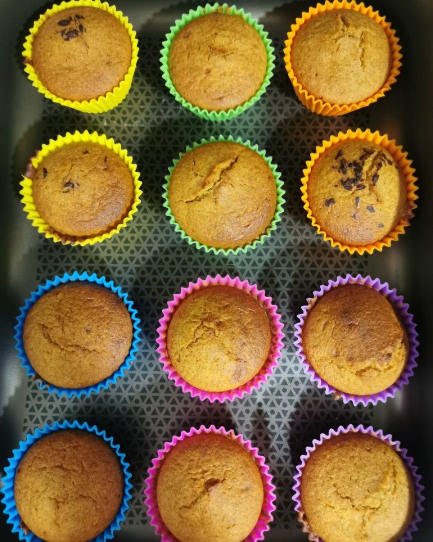 Magdalenas integrales de naranja y pepitas de chocolate Magdalenas integrales de naranja y pepitas de chocolate