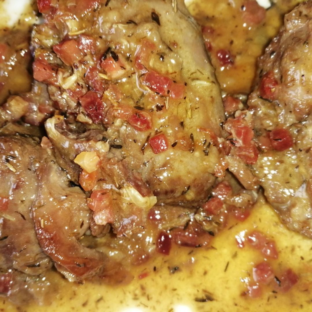 Carrillera de cerdo al vino blanco Carrillera de cerdo al vino blanco