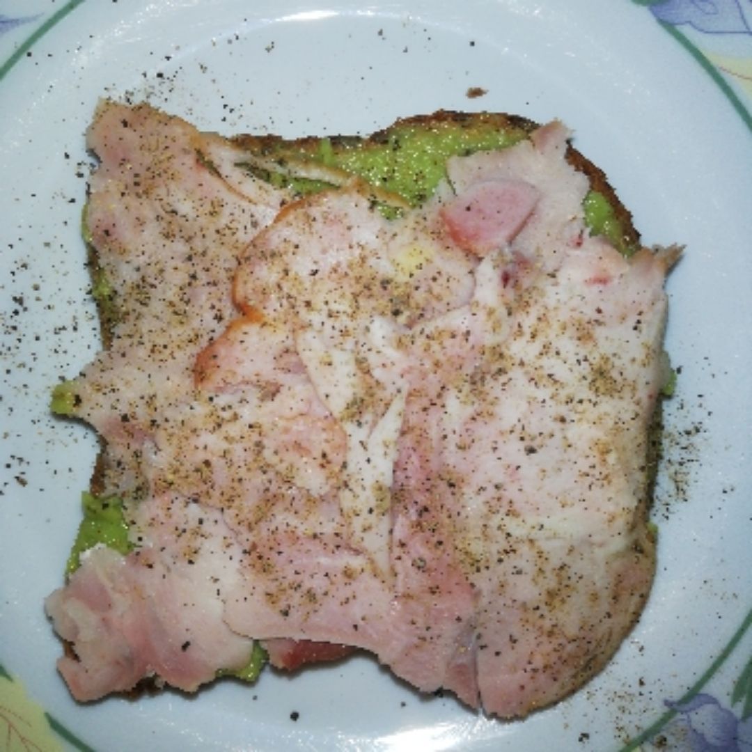 Tostadas de guacamole y pollo