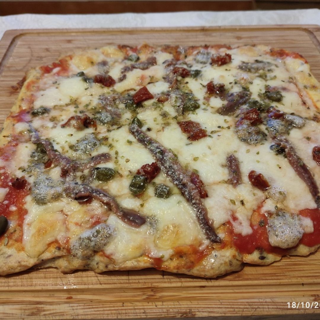 Pizza con base de atún Pizza con base de atún