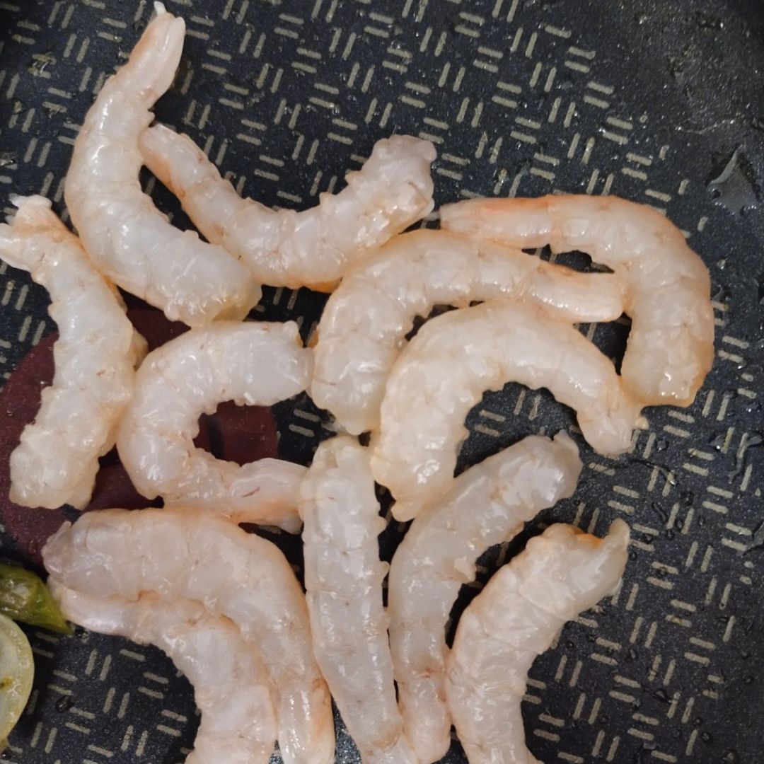 Salteado de almejas y gambas con espárragos trigueros Paso 3 Salteado de almejas y gambas con espárragos trigueros Paso 3