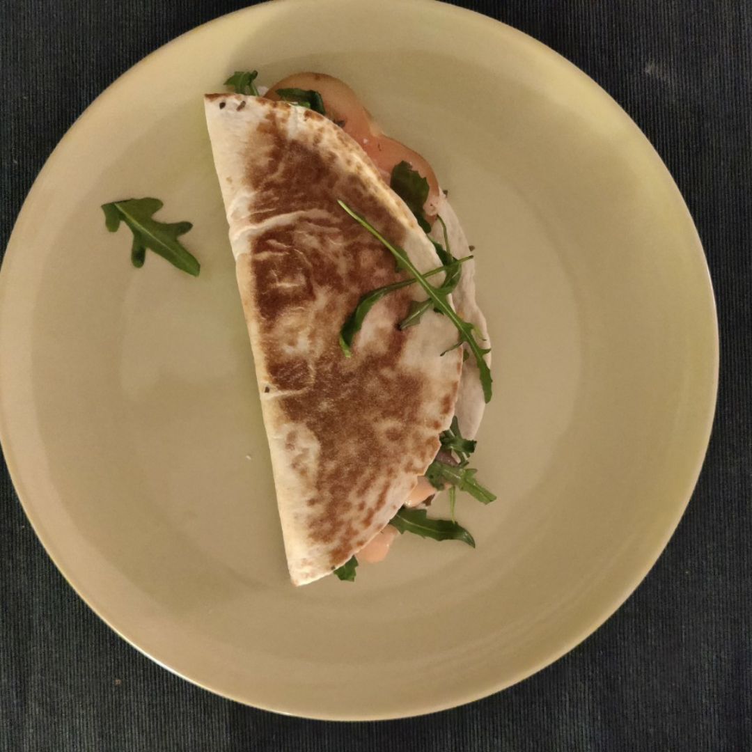 Tortita con salmón y huevo duro Tortita con salmón y huevo duro