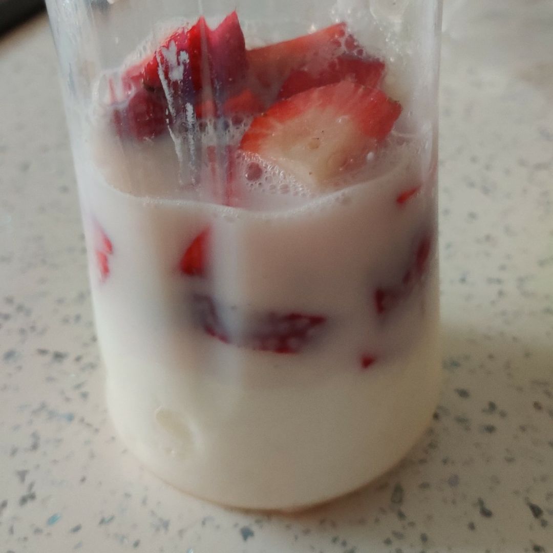 Batido de fresas y yogur! 馃崜馃崜 Paso 1 Batido de fresas y yogur! 馃崜馃崜 Paso 1