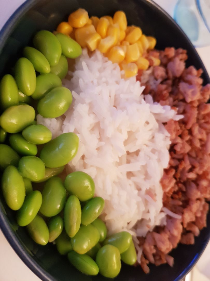 Poke bowl de pollo Poke bowl de pollo