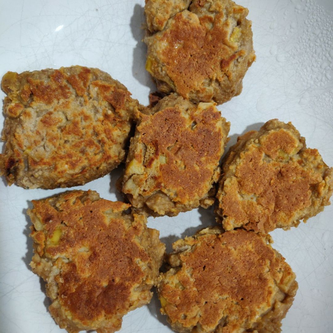 Tortitas de avena con manzana y plátano Tortitas de avena con manzana y plátano