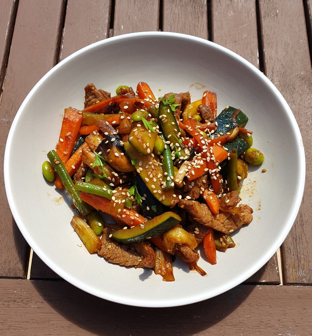 Salteado de ternera y verduras estilo asiático 🥢