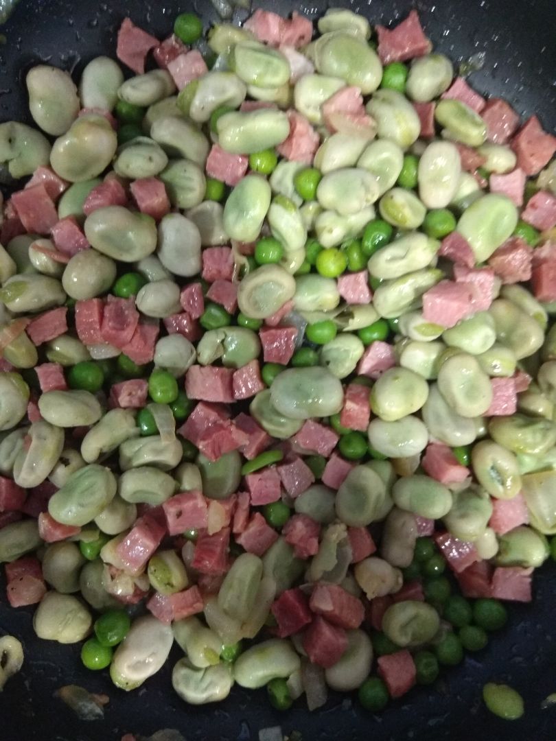 Habitas con guisantes y jamón Habitas con guisantes y jamón