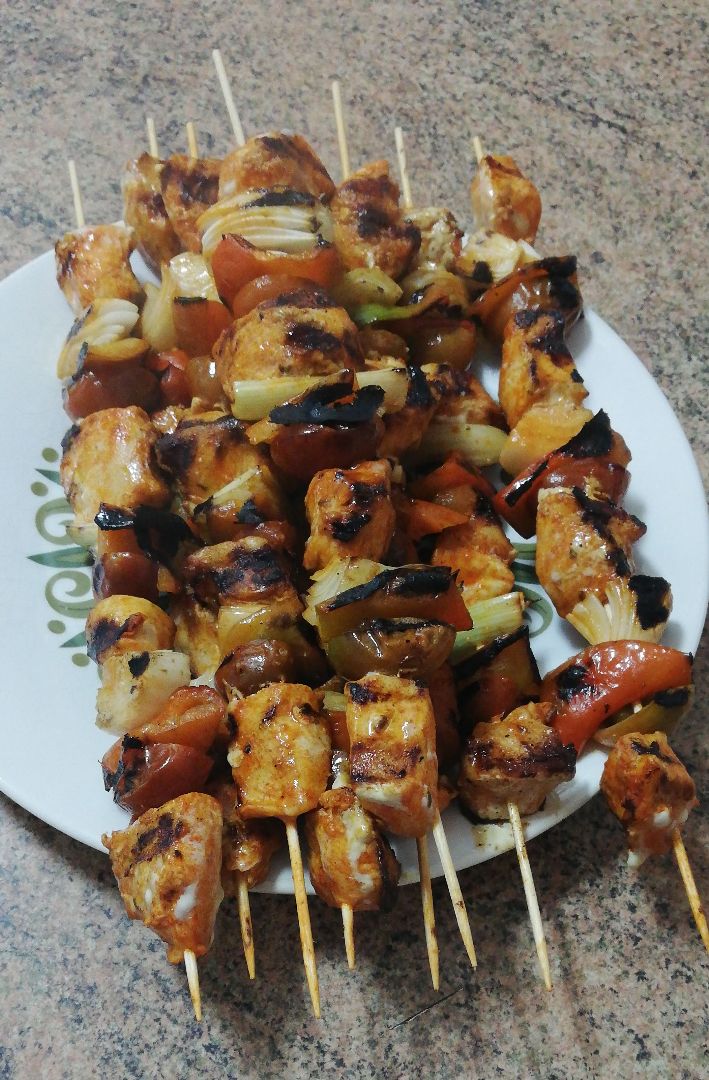 Brochetas de pechuga de pollo. 