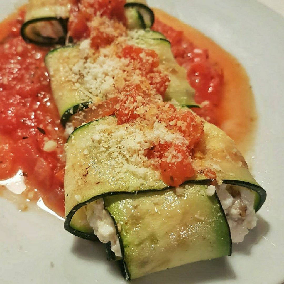 Raviolis de calabacín con queso de burgos y nueces