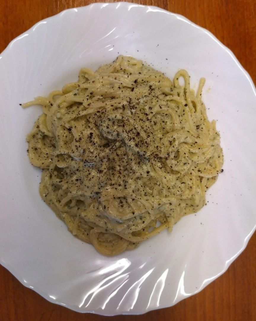 ESPAGUETIS CON SALSA DE CALABACÍN🥒 ESPAGUETIS CON SALSA DE CALABACÍN🥒