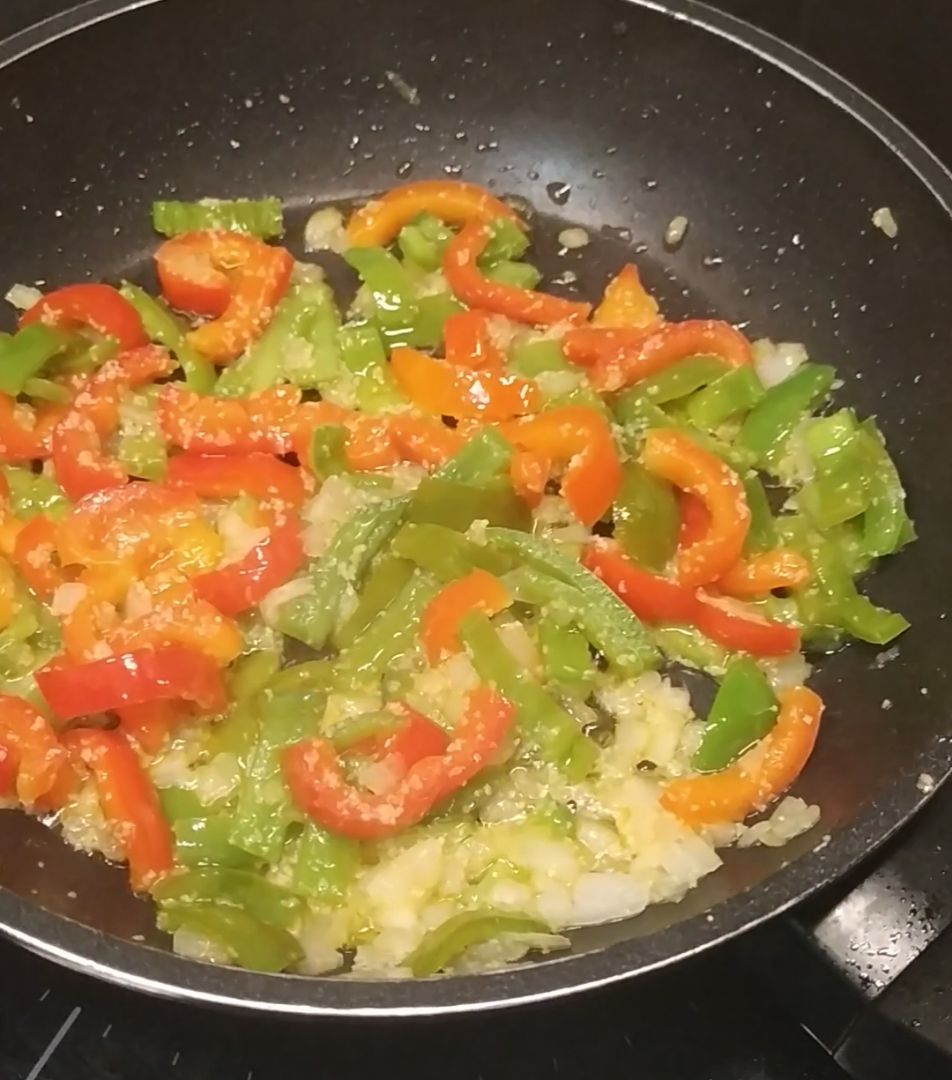 🍆 Berenjenas rellenas de verduras 🧅🌶️🍆 Paso 1