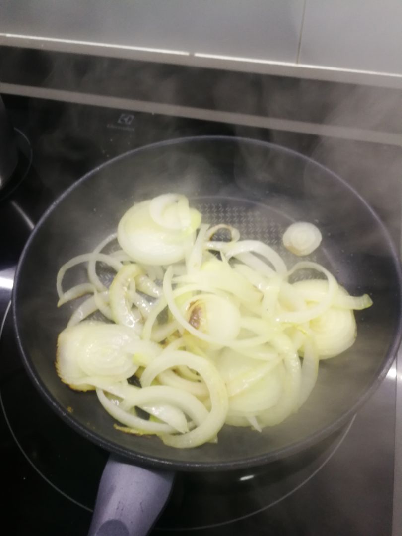 Hamburguesitas con cebolla caramelizada Paso 0 Hamburguesitas con cebolla caramelizada Paso 0