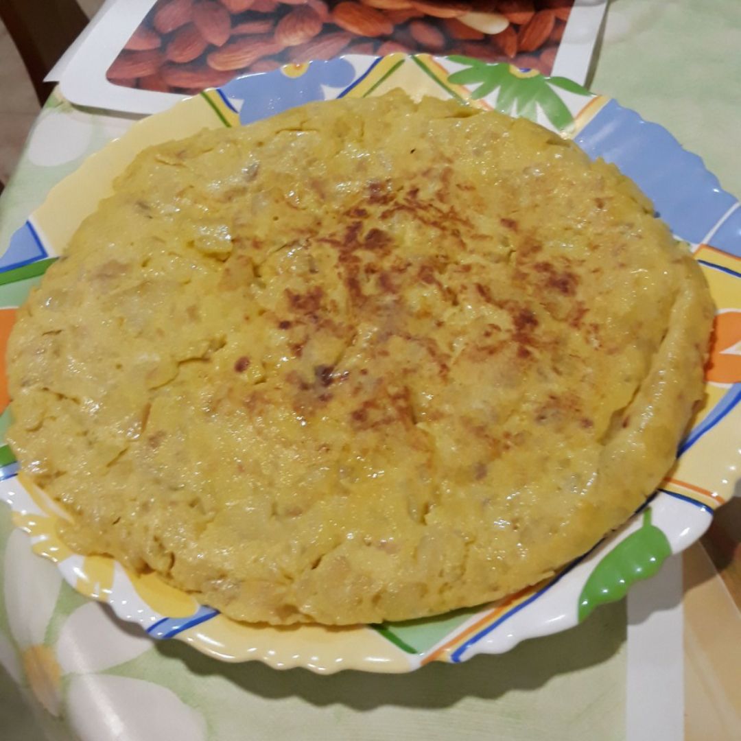 TORTILLA DE PATATA Y CEBOLLA TORTILLA DE PATATA Y CEBOLLA