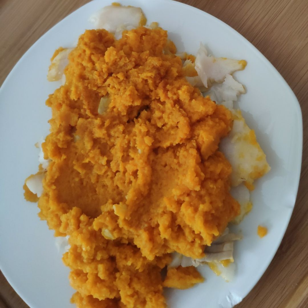Merluza con puré de zanahoria Merluza con puré de zanahoria