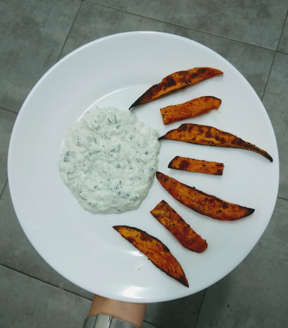 Boniato al horno y tzatziki Boniato al horno y tzatziki