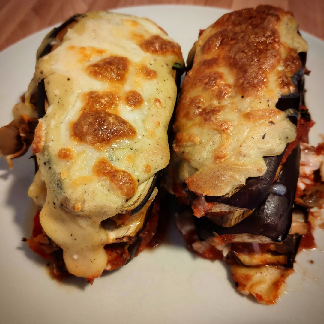 MOUSSAKA DE ATÚN CON BECHAMEL DE GARBANZOS MOUSSAKA DE ATÚN CON BECHAMEL DE GARBANZOS