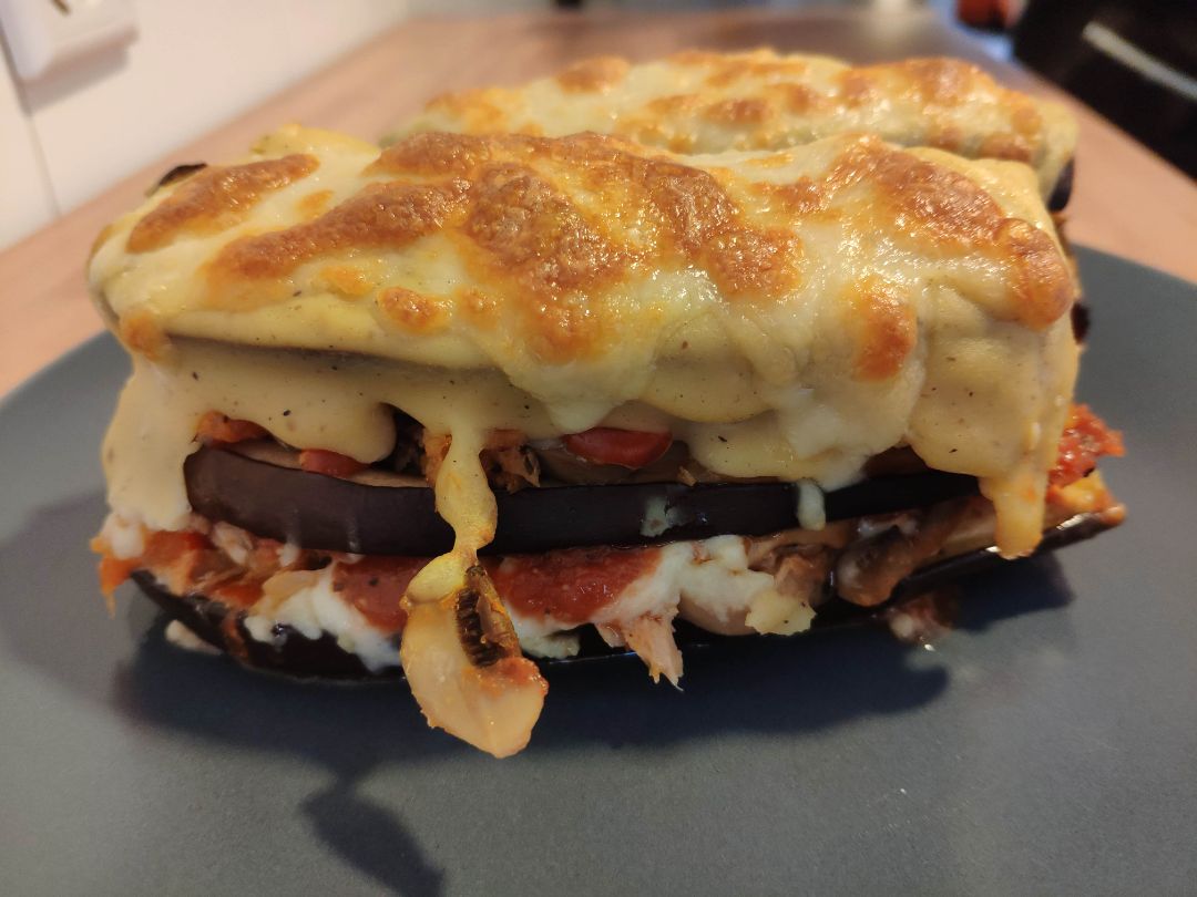 MOUSSAKA DE ATÚN CON BECHAMEL DE GARBANZOS Paso 3 MOUSSAKA DE ATÚN CON BECHAMEL DE GARBANZOS Paso 3