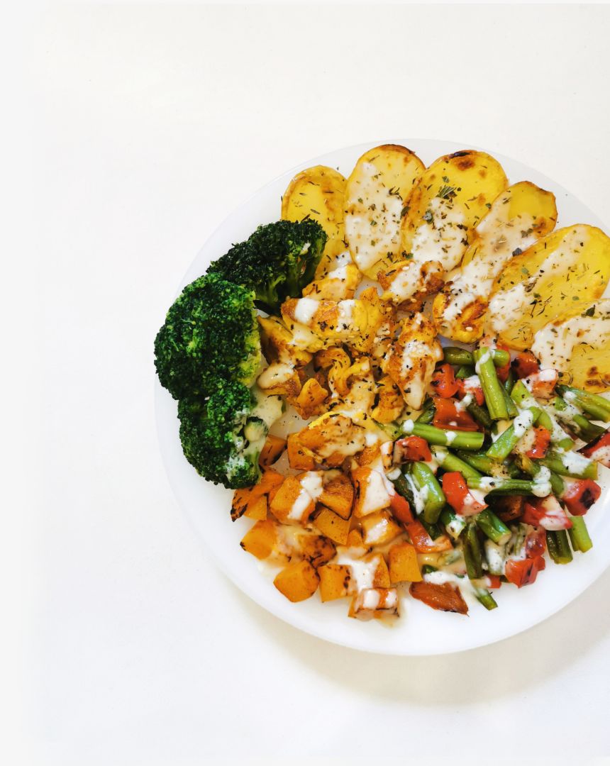 PLATO COMBINADO DE VERDURAS Y SALMÓN PLATO COMBINADO DE VERDURAS Y SALMÓN