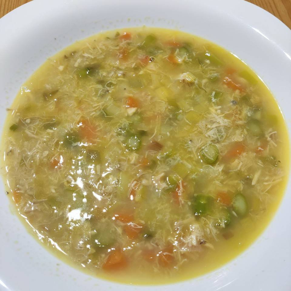 Sopa de verduras y pollo digestiva