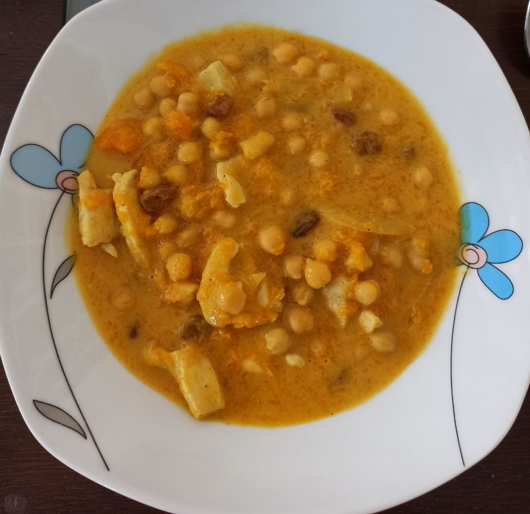 Garbanzos con calabaza, pollo y coco Garbanzos con calabaza, pollo y coco