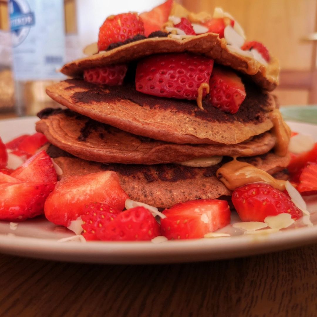Tortitas de avena con chocolate, plátano y fresas. Paso 2 Tortitas de avena con chocolate, plátano y fresas. Paso 2