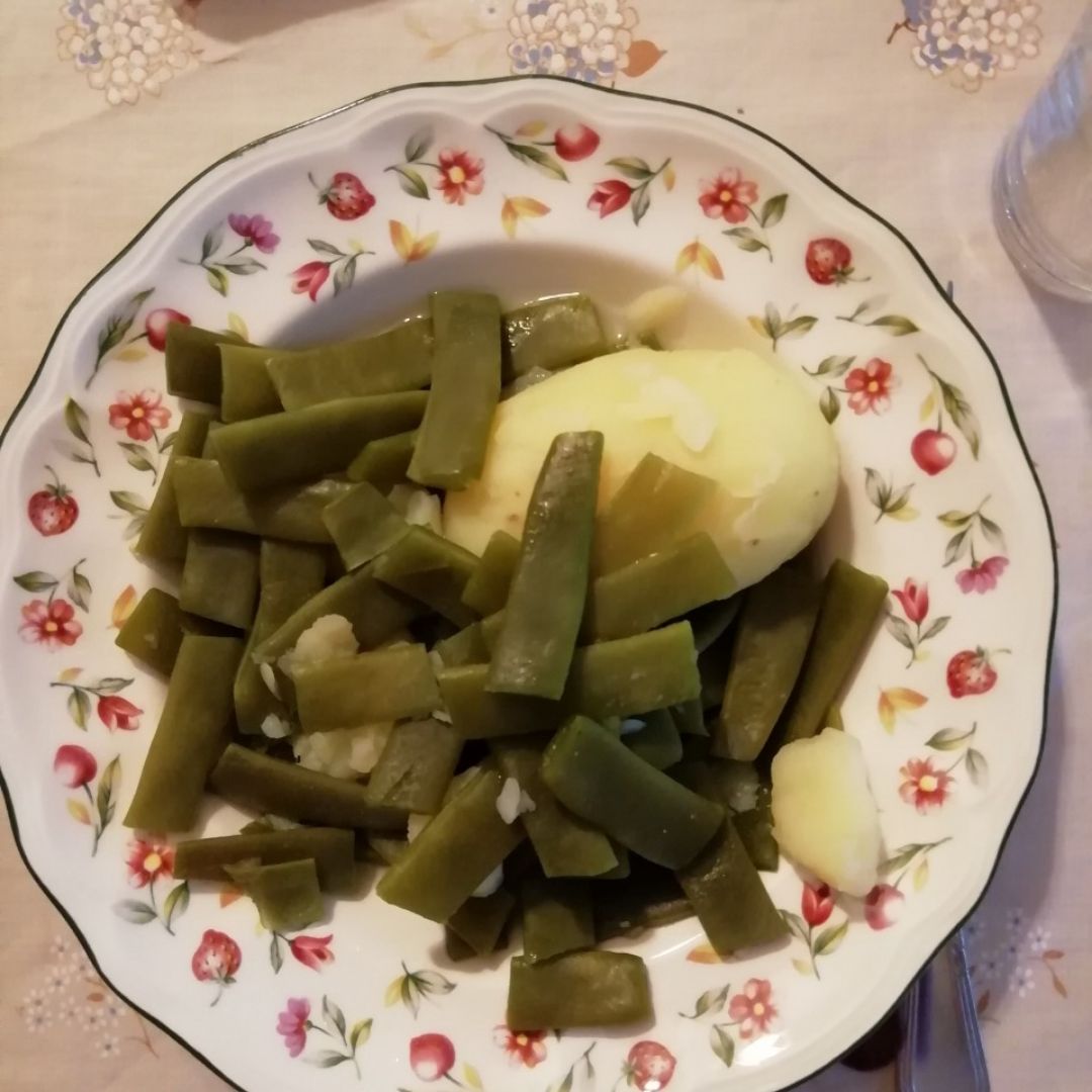 Hervido de habichuelas con 🥔 y 🥕 Hervido de habichuelas con 🥔 y 🥕