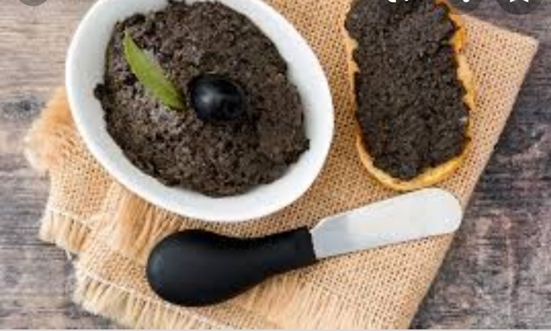 TAPENADE DE ALCACHOFAS Y ACEITUNAS NEGRAS TAPENADE DE ALCACHOFAS Y ACEITUNAS NEGRAS