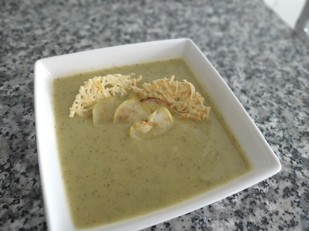 Crema fría de calabacín con manzana Crema fría de calabacín con manzana