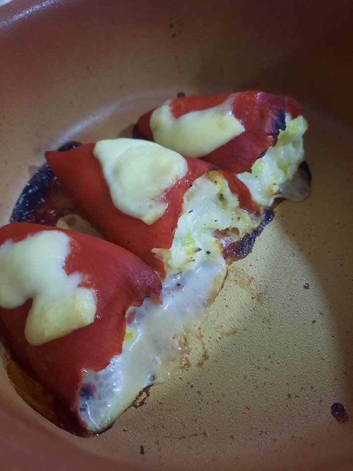 Pimientos del piquillo rellenos de bacalao Pimientos del piquillo rellenos de bacalao