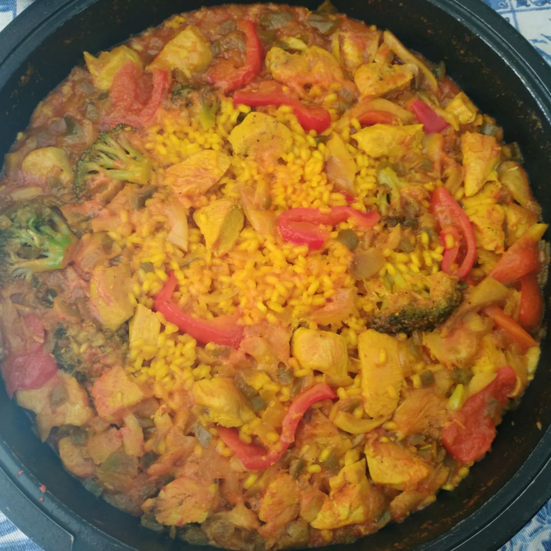 Arroz con pollo y verduras Arroz con pollo y verduras