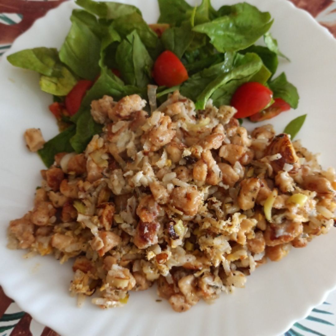 Salteado de arroz con soja texturizada Salteado de arroz con soja texturizada