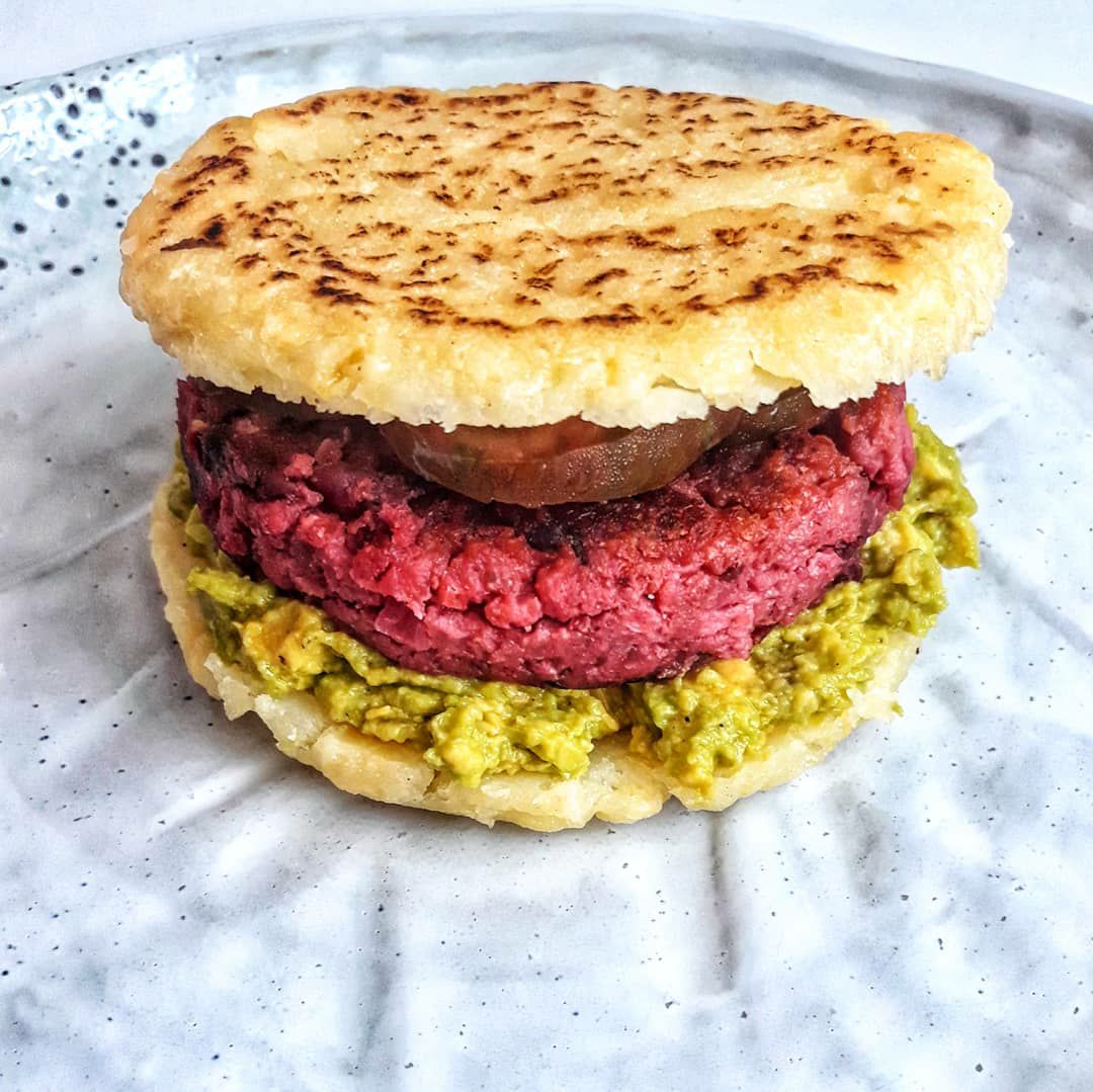 🌱HAMBURGUESA VEGANA DE REMOLACHA EN PAN DE PATATA🌱