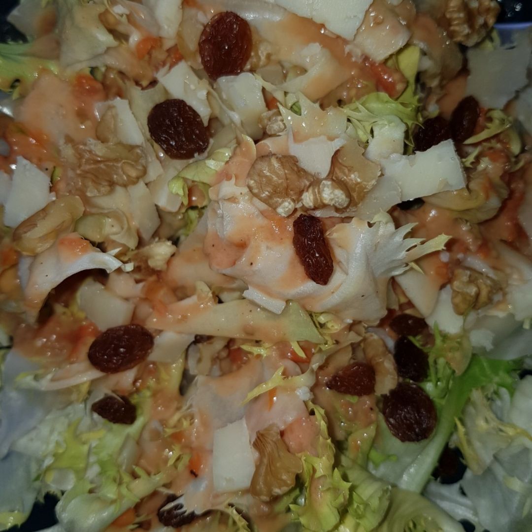 Ensalada de escarola con queso. Súper rápida!