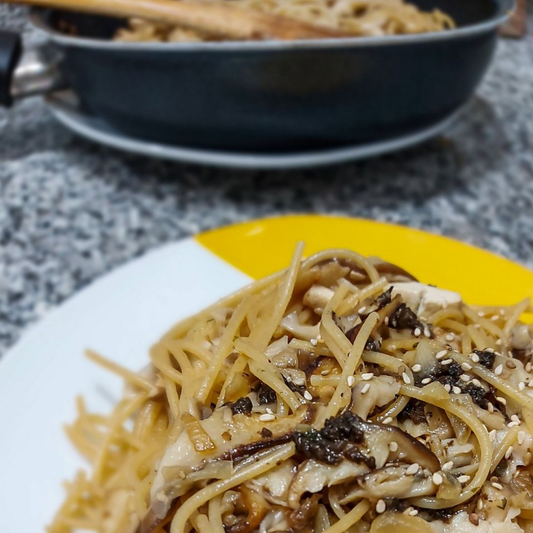 Espaguetis trufado con shiitake y tofu ahumado Paso 5 Espaguetis trufado con shiitake y tofu ahumado Paso 5