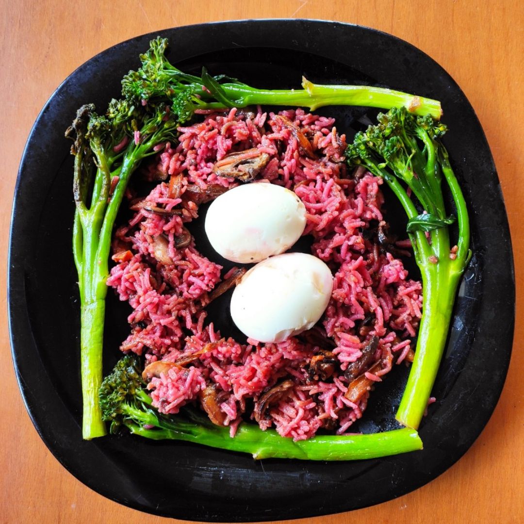 Arroz rosa salteado con bimi Arroz rosa salteado con bimi