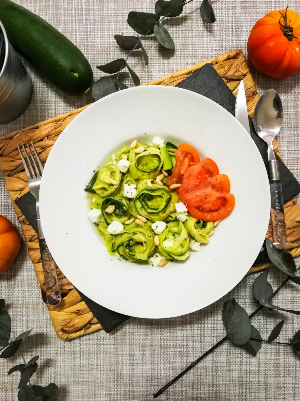 Tallarines de calabacín al pesto