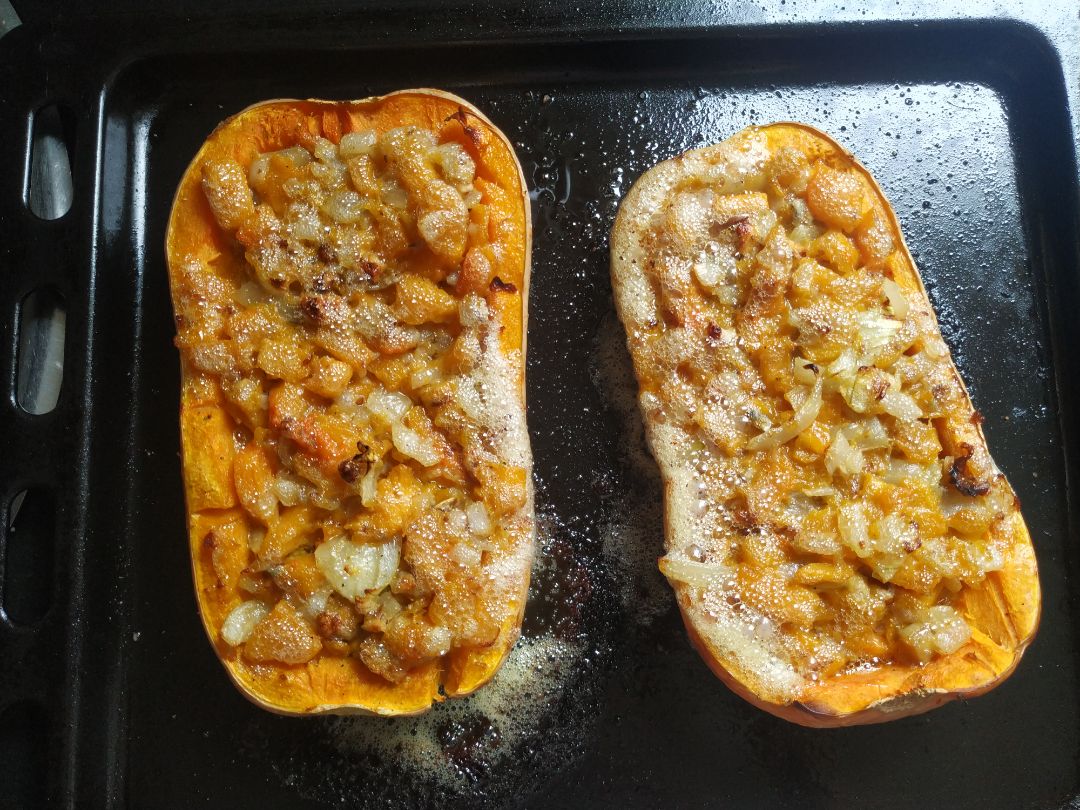 Calabaza rellena de queso y nueces Calabaza rellena de queso y nueces