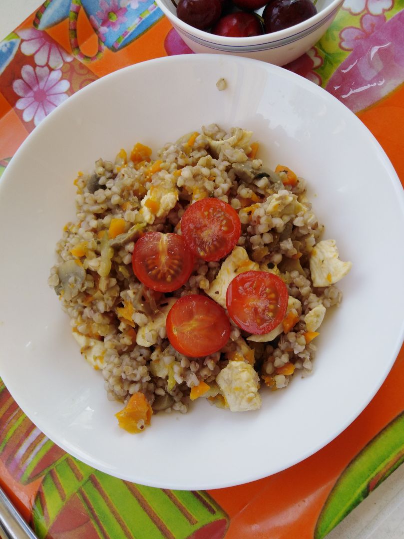 Trigo sarraceno con pechuga y verduritas Trigo sarraceno con pechuga y verduritas
