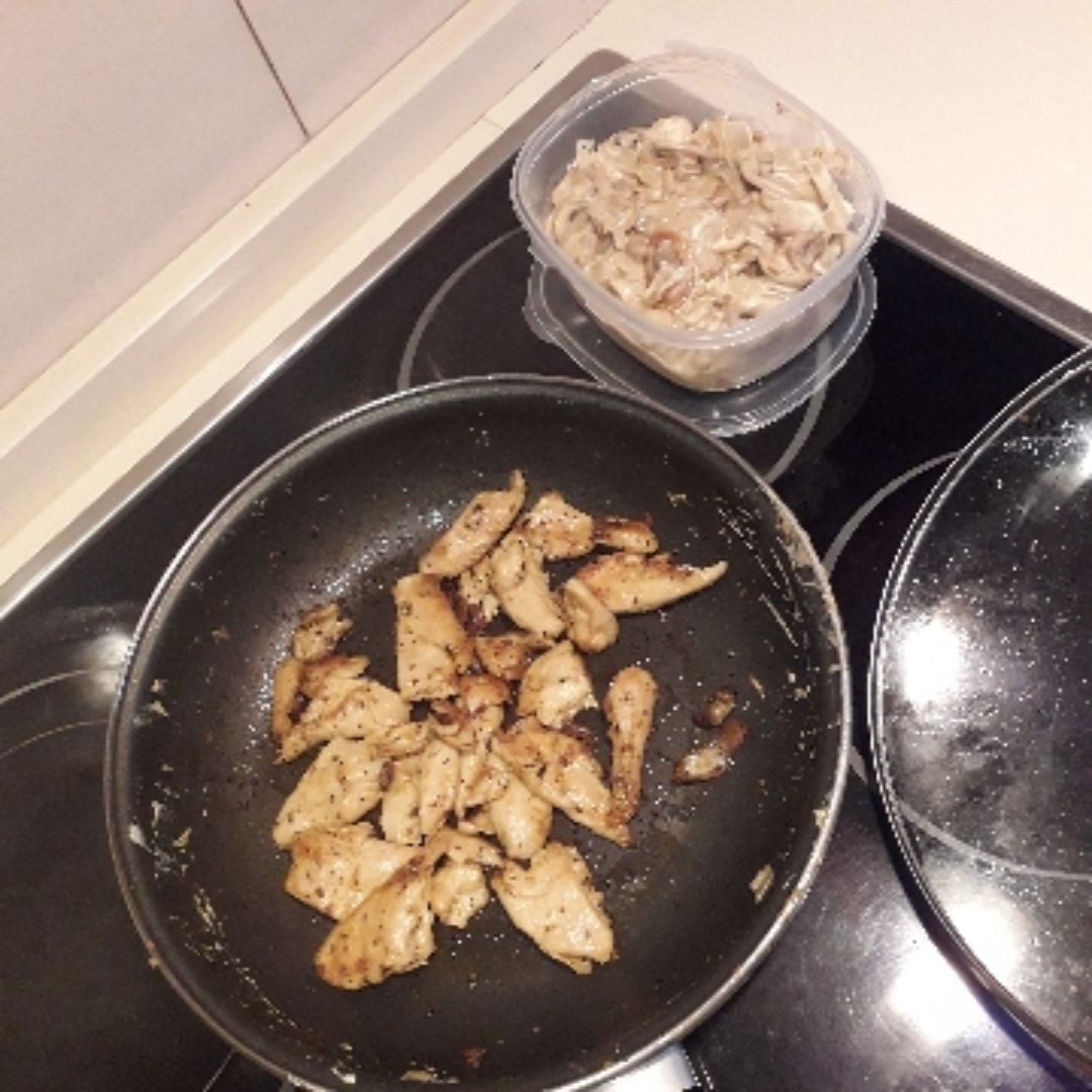 Heura y champiñones con salsa de queso Paso 3 Heura y champiñones con salsa de queso Paso 3