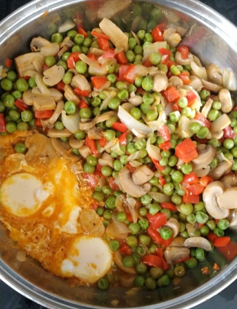 Guisantes con verduras y huevo Paso 2 Guisantes con verduras y huevo Paso 2